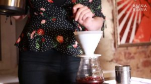 Как варить кофе в HARIO v60 с фруктовым льдом, розмарином и базиликом