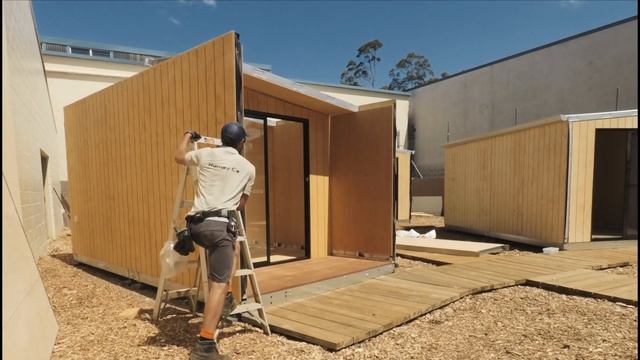 Humpy Co - Backyard studio kits village built in a day смотреть онлайн