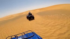 Гонки на квадроциклах по пустыне