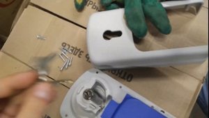 Новый замок холодильной камеры закрывается сам.