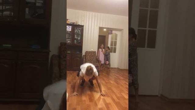 Бешеная сушка - Стульчик #2 Бёрпи #6 смотреть онлайн