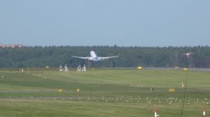 Летнее Шереметьево на рассвете. Несколько посадок и один взлёт. A330 B737 A320 B787 Dreamliner