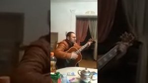 чеченец на гитаре ,хорошо спел
