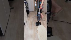 Уборка вертикальным паровым пылесосом Kitfort-KT-535-1