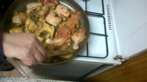 Очень вкусная Жаренная Курица. Как жарить курицу на сковороде. Жарим жарим кур Рецепт