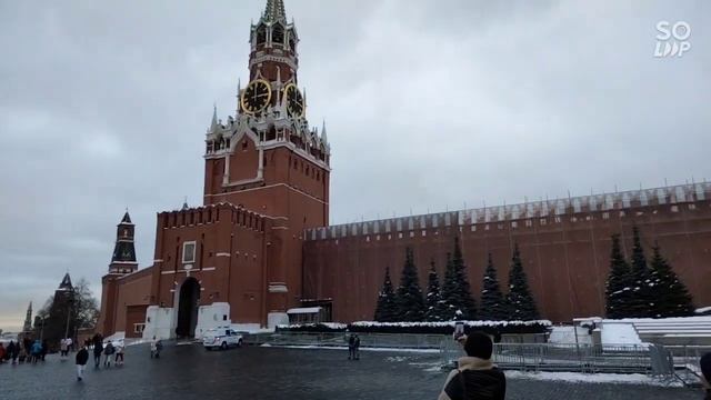 #москва#скороновыйгод#краснаяплощадь#народныегуляния#куранты На Красной ПЛОЩАДИ. Бьют  КУРАНТЫ