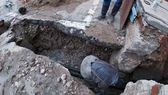 Ремонт канализации в 21 веке. Демонтаж чугунных труб, телеинспекция.