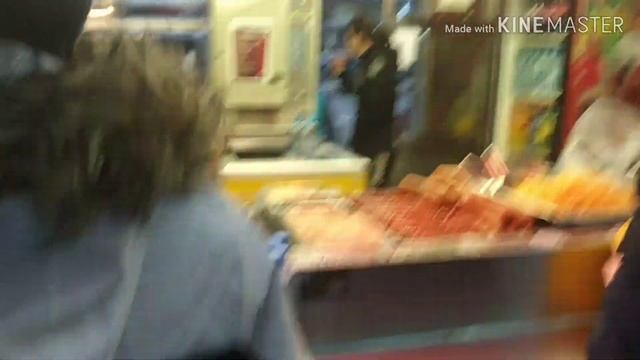 ЖЕСТЬ СМОТРЕТЬ ДО КОНЦА .Как отдыхают Украинцы в Праге на заработках. смотреть онлайн