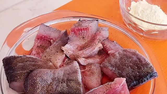 Жареный линь с хрустящей корочкой. Этот рецепт обожает вся семья. смотреть онлайн