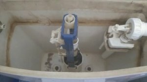 Как можно без проблем почистить сливной бачок! Смотреть Всем!Дешевый вариант.