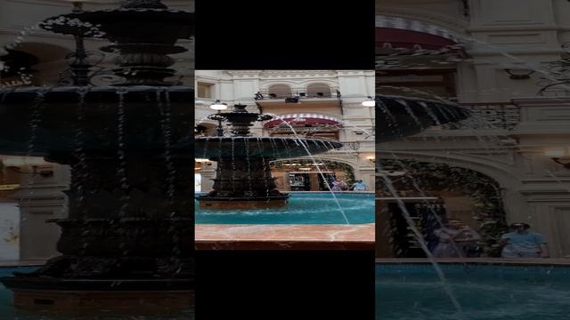 Фонтан ГУМа - знаменитое место в Москве