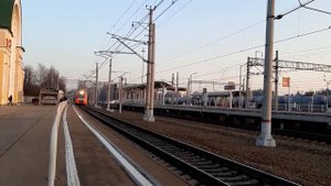 Сдвоенная "Ласточка" ЭС2Г-025 / ЭС2Г-012 следующий по маршруту "СПб - Выборг" / ст. Зеленогорск