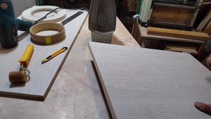 Как наклеить мебельную кромку .ДСП. Простой способ.