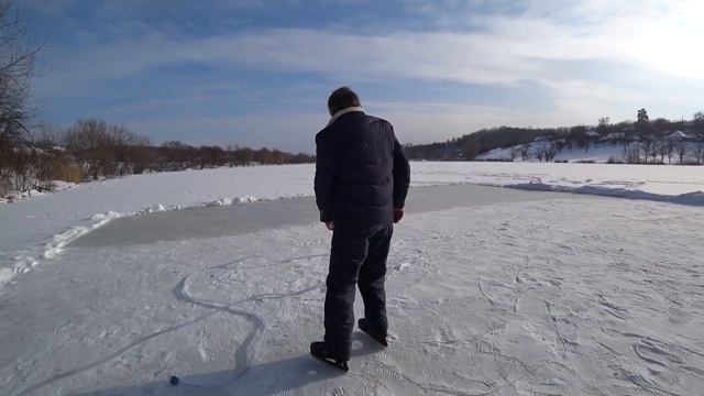 ВЛОГ: Как сделать каток на даче. Катаемся на лопате)... / DIY смотреть онлайн