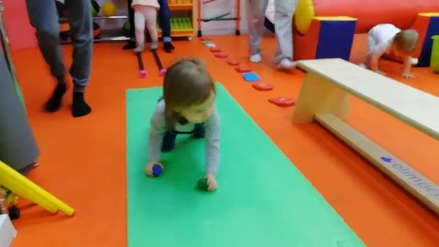Танцы с мамой (1-3 лет) смотреть онлайн