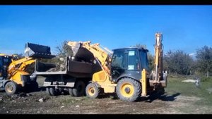 Сравнение цен на LIUGONG 777A и JCB 3CX