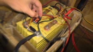 Активный сабвуфер DL Audio Piranha 12A Black V 2 быстрый обзор с включением