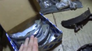 Замена задних тормозных колодок, Kia Rio II