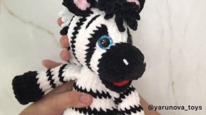 Зебра амигуруми вязаная крючком из плюшевой пряжи