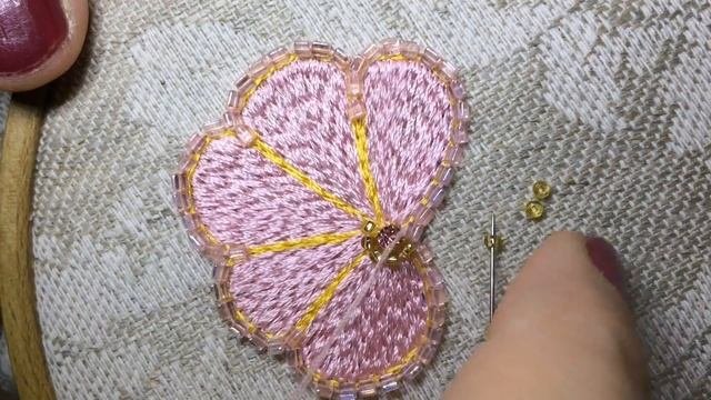 Два простых способа пришить бисер./Two Simple Ways To Sew Beads.