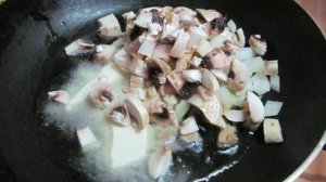 Макароны с цветной капустой под грибным соусом