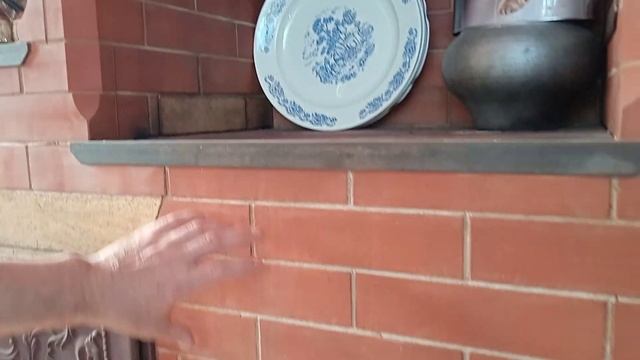Отопительно варочная печь с камином , перевязка шамотного и красного кирпича 2021