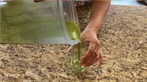 Best Green Smoothie...kids approved, quick and easy recipe in 5 minutes with all healthy ingredient