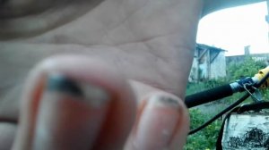Как завести триммер и как правильно косить траву.