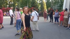 За белыми метелями!!!??Танцы в парке Горького!!!??Харьков 2021.mp4
