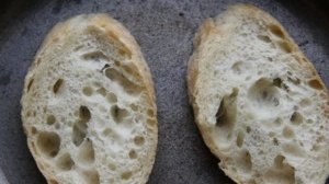 Бутерброды со шпротами, яйцом и огурцом