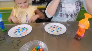 Скитлс эксперимент Опыты для детей с конфетами скитлс