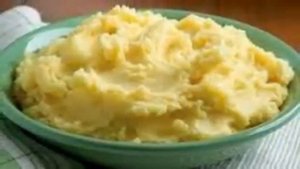 Как приготовить вкусное картофельное пюре в мультиварке. Рецепт под видео.