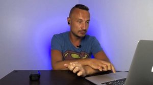 TWS-M12 Bluetooth 5.0 распаковка и обзор беспроводных наушников с фонариком и светодиодным дисплеем