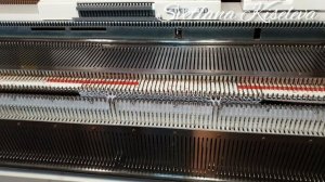 DIY Комбинезон с косами на малыша | вяжем на машине 5 класса