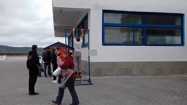 Аттракцион "турник".Комсомольск-на-Амуре.11.06.17. смотреть онлайн