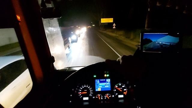 Купил новый смартфон, доволен, как слон. Загрузил Колбасой и Выдвинул в Ярославль на разгрузку . смотреть онлайн