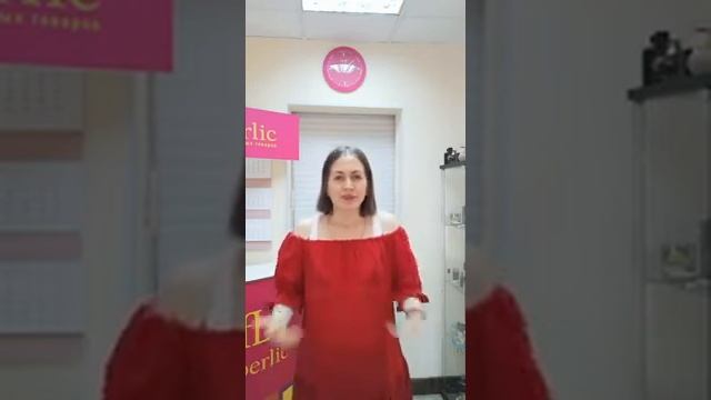 Обзор новинок каталога Faberlic 8/2021 Платье с открытыми плечами, цвет красный