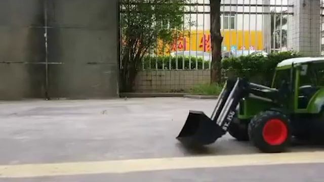 Радиоуправляемый трактор с погрузчиком Double E RTR 116 2 4G - E356-003 смотреть онлайн