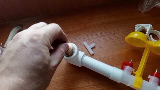 Нипельная поилка для перепелов. Сборка и установка.