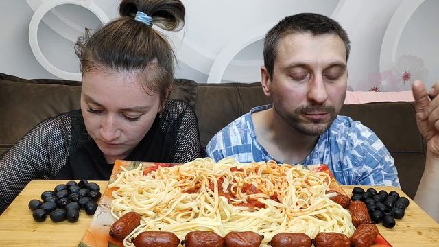 МУКБАНГ ИТАЛЬЯНСКИЕ СПАГЕТТИ С ОХОТНИЧЬМИ КОЛБАСКАМИ MUKBANG ITALIAN SPAGHETTI WITH HUNTING SAUSAGE смотреть онлайн