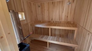 Баня с контрастной покраской. Размер 4,5х2,35 м. Два помещения