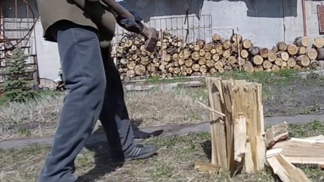 Как колоть дрова в Сибири__How to chop wood in Siberia_