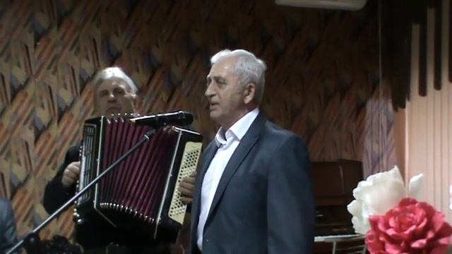 "Фиалки", исполняет Владимир Корнеев смотреть онлайн