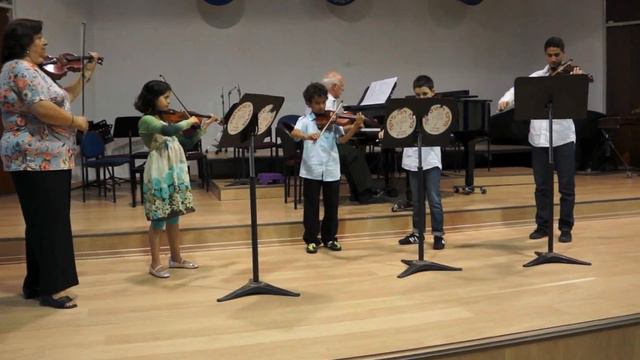 Dozia (teacher), Nathan, Noam Shie, Guy and Ella play Gradeski's Ragtime "Ice Cream" смотреть онлайн