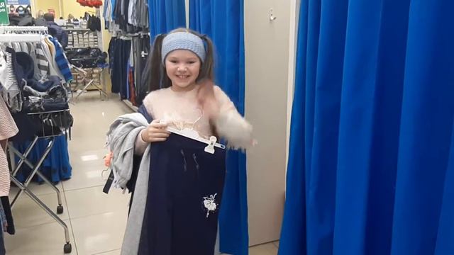 ЭЛЕКТРОСТАЛЬ/ТОРГОВЫЙ ЦЕНТР смотреть онлайн