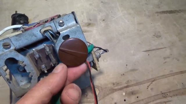 Автомобильный зарядник для аккумулятора из Телевизора