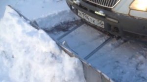 Газель убирает снег.Отвал для Газели.
