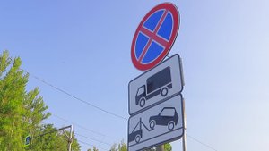 Жителей Костромы призывают подключиться к борьбе с нарушениями водителями фур правил стоянки