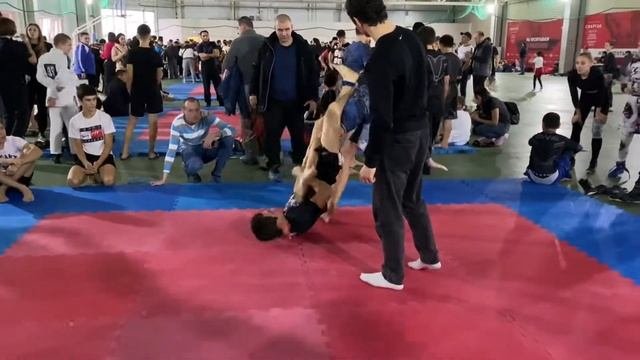 19 декабря в Ростове на Дону состоялся открытый турнир «New Stream» по спортивной борьбе Грэпплинг
