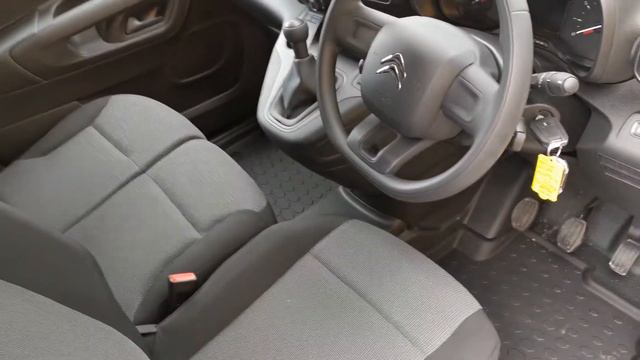 211WX1688 - 2021 Citroen Berlingo LX 1.5 BLUEHDI 75 SampS 13,950 смотреть онлайн